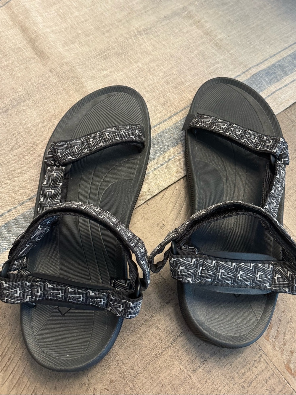 Men’s Teva Sandals NWOT Size 11